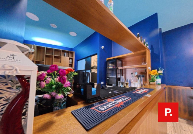 Locale commerciale in affitto a Caserta