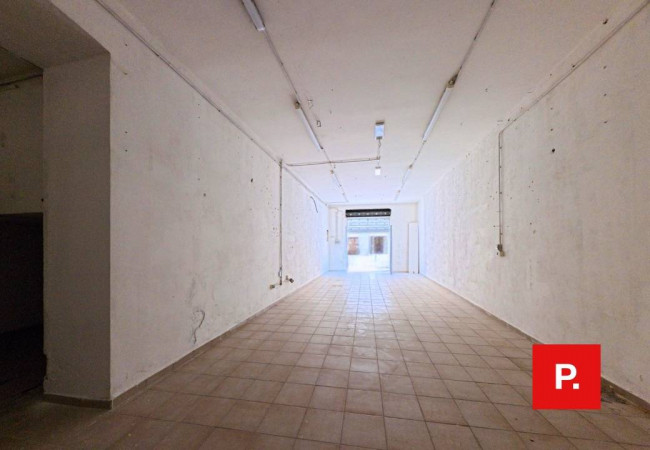 Locale commerciale in affitto a Caserta