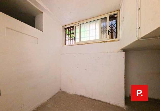 Locale commerciale in affitto a Caserta