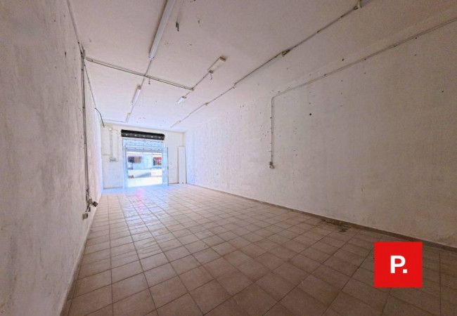 Locale commerciale in affitto a Caserta