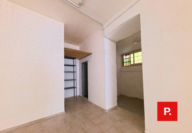 Locale commerciale in affitto a Caserta
