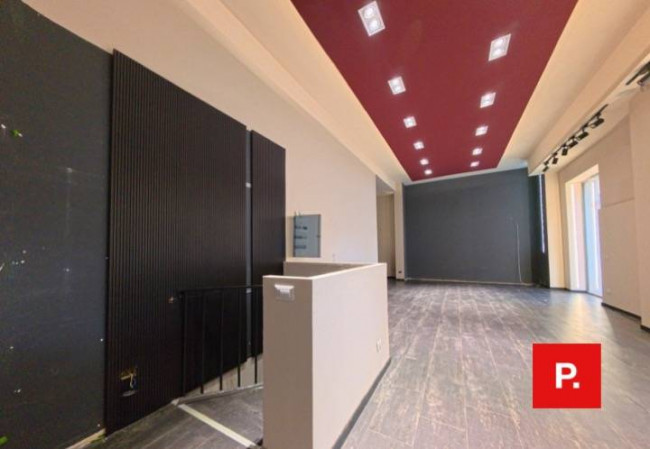 Locale commerciale in affitto a Caserta