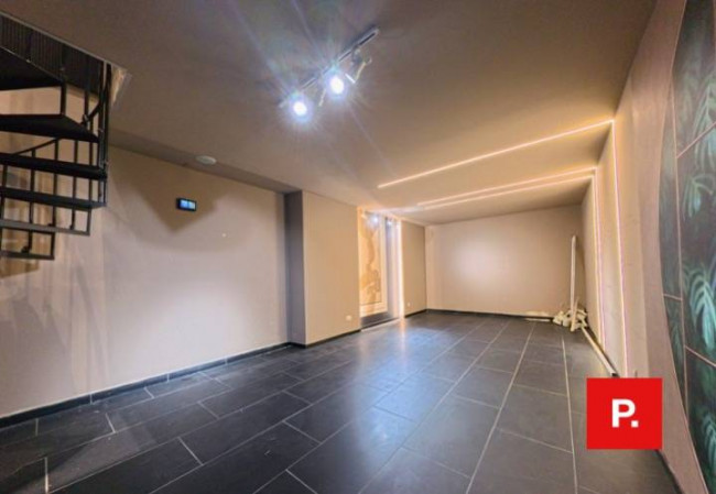 Locale commerciale in affitto a Caserta