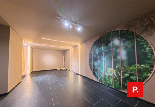 Locale commerciale in affitto a Caserta