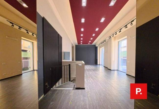 Locale commerciale in affitto a Caserta