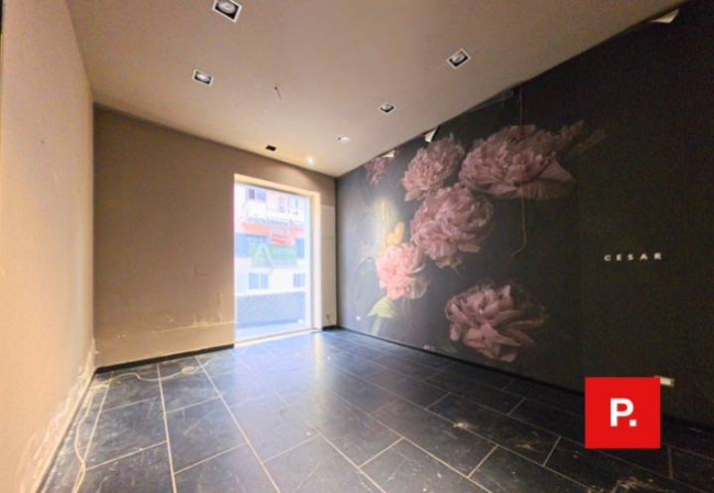 Locale commerciale in affitto a Caserta