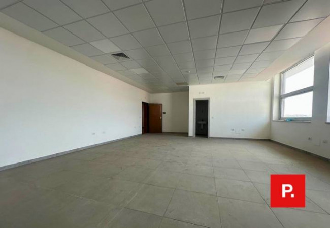 Locale commerciale in affitto a Curti