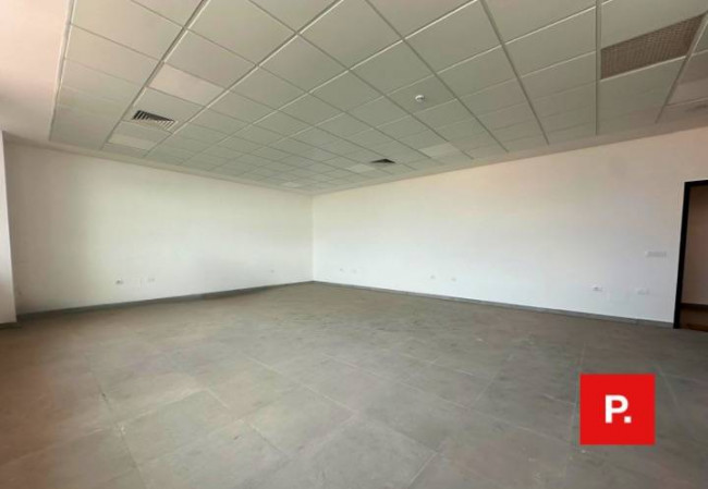 Locale commerciale in affitto a Curti