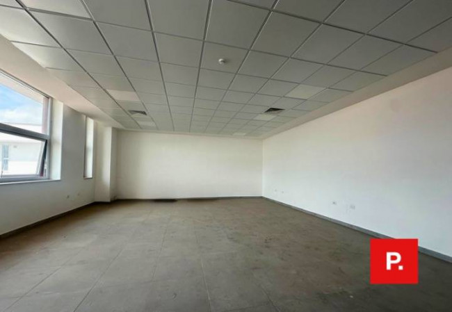 Locale commerciale in affitto a Curti