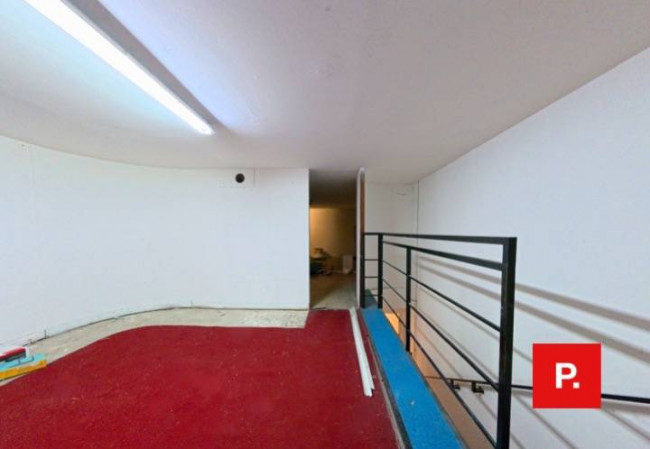 Locale commerciale in affitto a Caserta