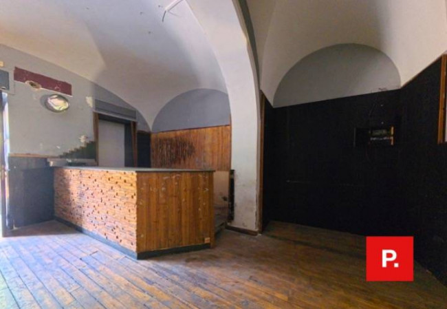Locale commerciale in affitto a Caserta