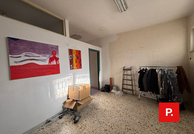 Locale commerciale in affitto a Caserta