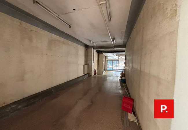 Locale commerciale in affitto a Caserta