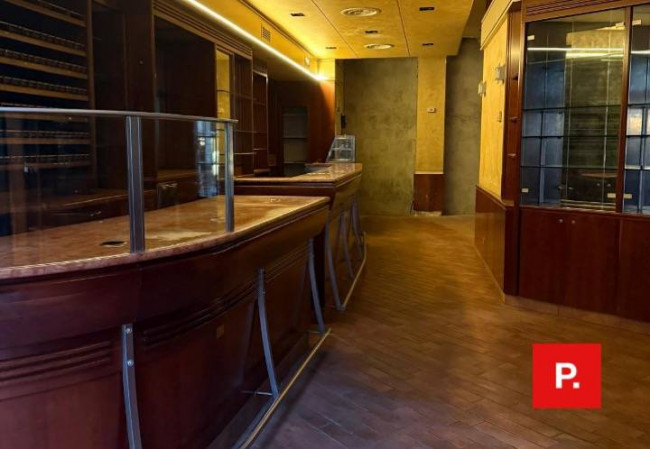 Locale commerciale in vendita a Milano