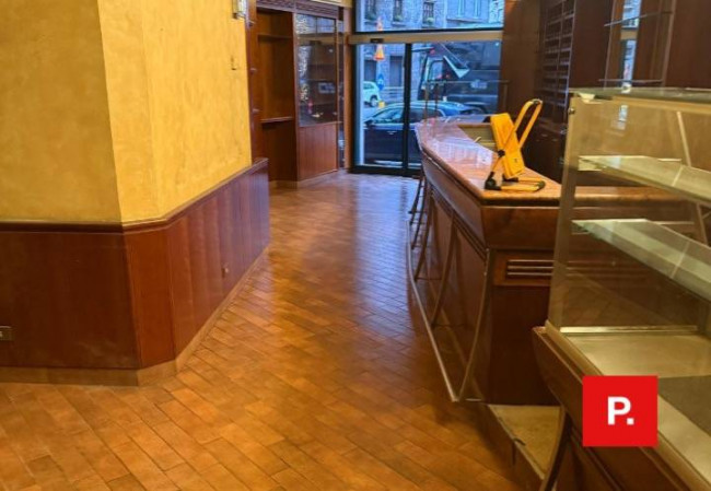 Locale commerciale in vendita a Milano