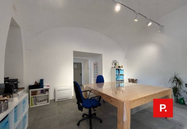 Locale commerciale in affitto a Caserta