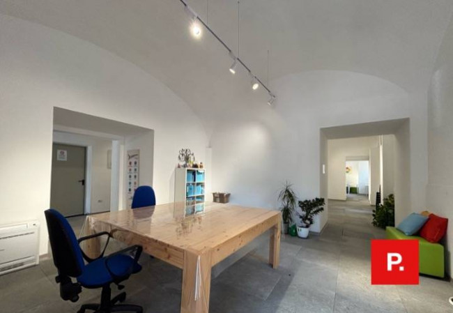 Locale commerciale in affitto a Caserta