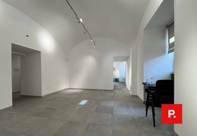Locale commerciale in affitto a Caserta