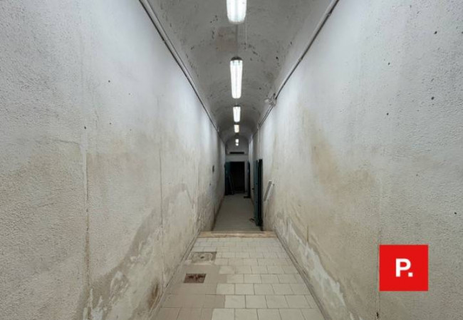 Locale commerciale in affitto a Caserta