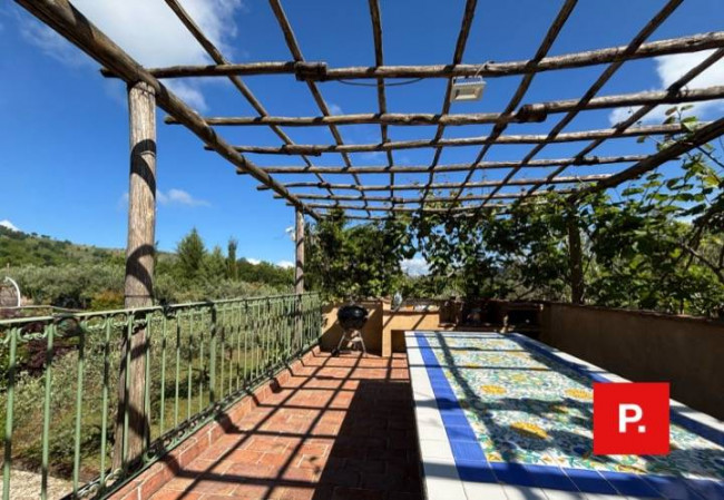 Villa in vendita a Castel Morrone