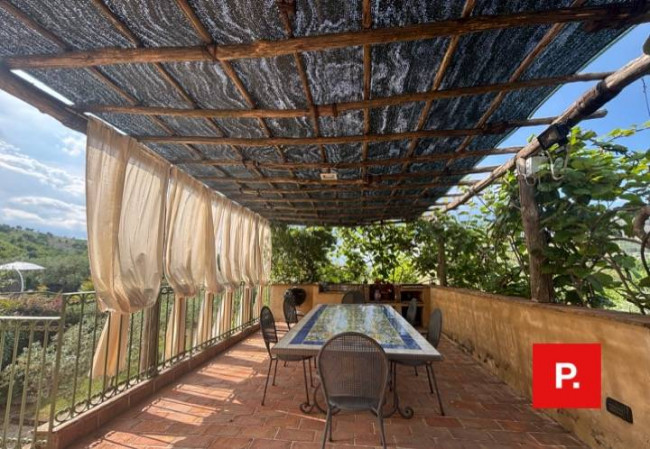Villa in vendita a Castel Morrone