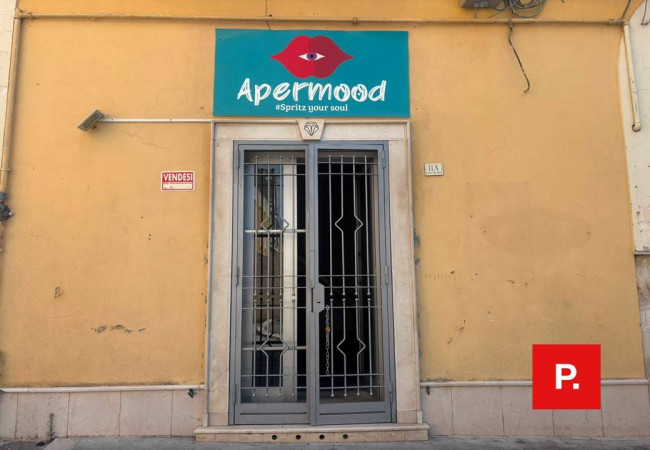 Locale commerciale in vendita a Caserta