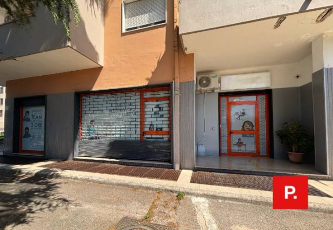 Locale commerciale in vendita a Santa Maria Capua Vetere