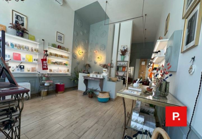 Locale commerciale in affitto a Santa Maria Capua Vetere