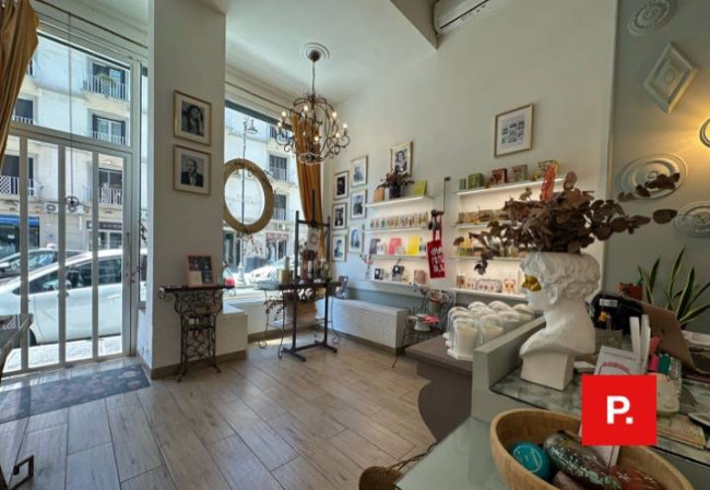 Locale commerciale in affitto a Santa Maria Capua Vetere
