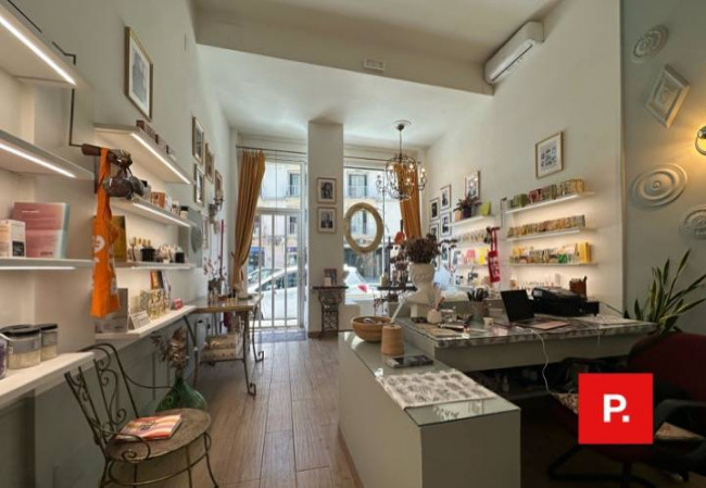 Locale commerciale in affitto a Santa Maria Capua Vetere