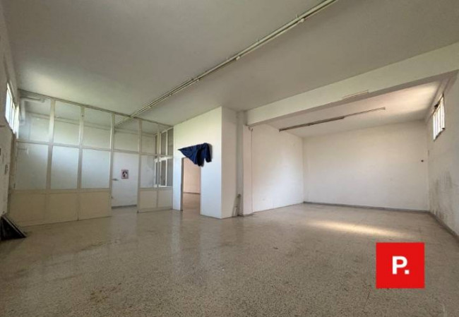 Locale commerciale in affitto a Curti