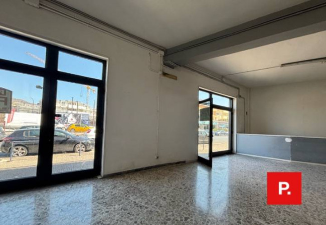 Locale commerciale in affitto a Curti