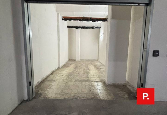 Box o garage in vendita a Caserta