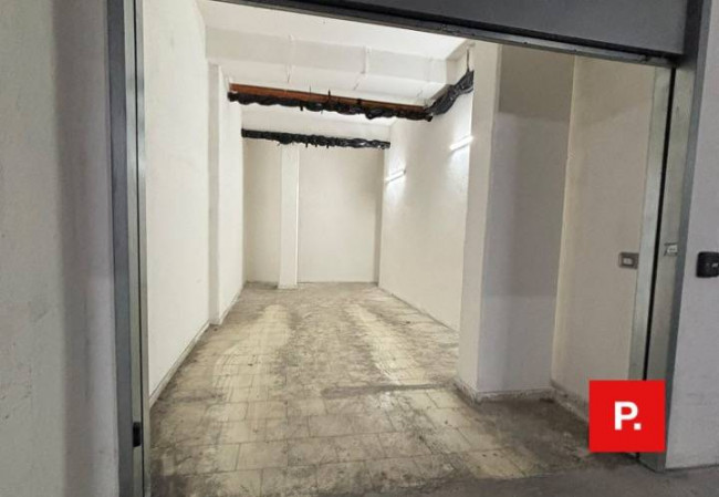 Box o garage in vendita a Caserta