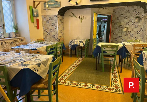 Locale commerciale in vendita a Caserta