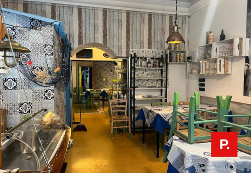 Locale commerciale in vendita a Caserta