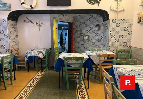 Locale commerciale in vendita a Caserta