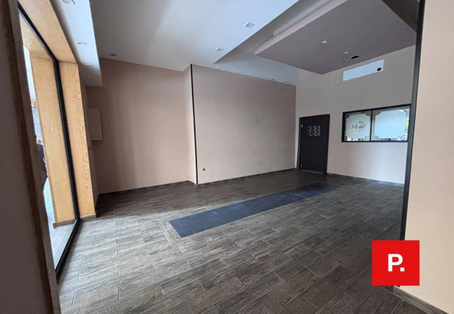 Locale commerciale in affitto a Caserta