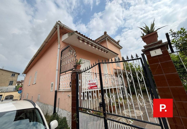 Casa singola in vendita a Caserta