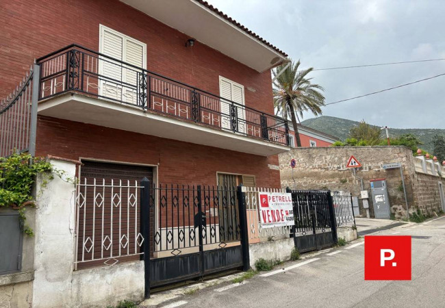 Casa singola in vendita a Caserta