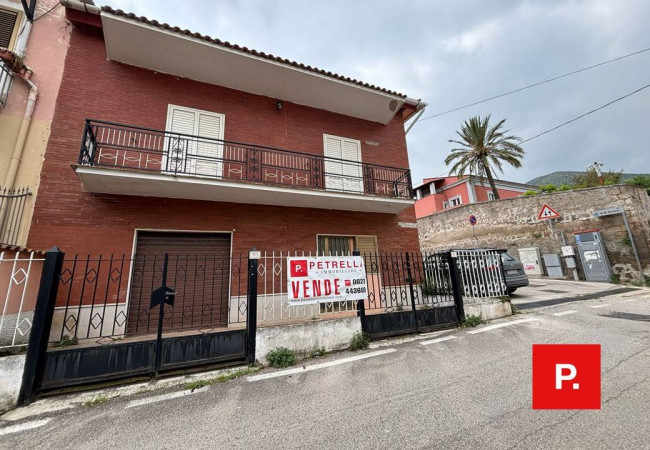 Casa singola in vendita a Caserta