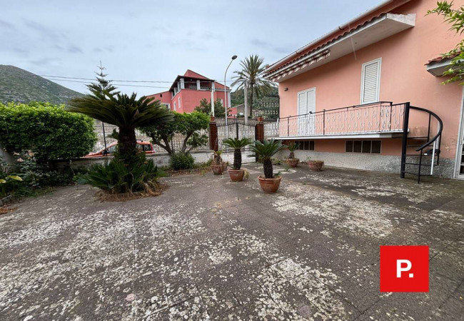 Casa singola in vendita a Caserta