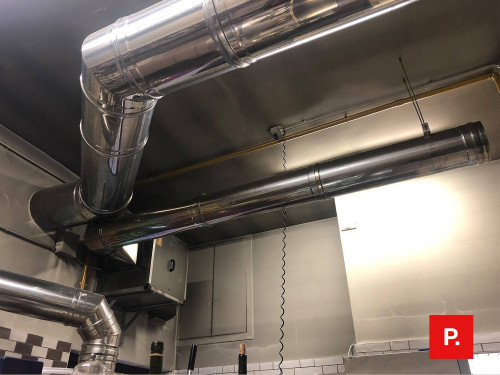 Locale commerciale in affitto a Caserta