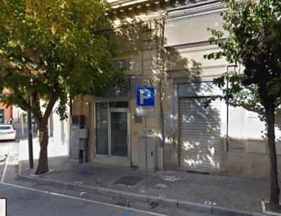 Locale commerciale in affitto a Caserta