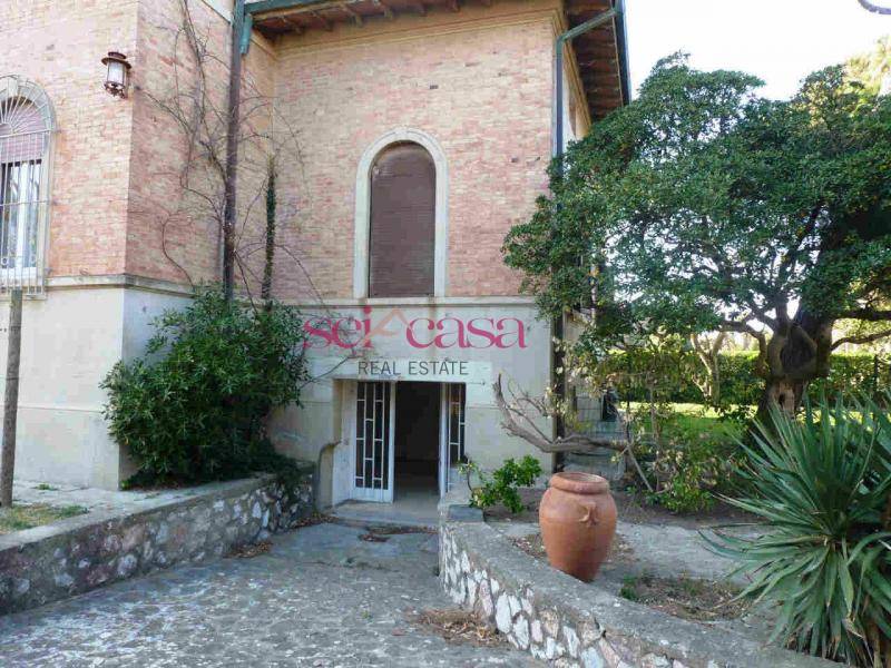 Villa GROSSETO vendita  Marina di Grosseto  A&G Real Estate