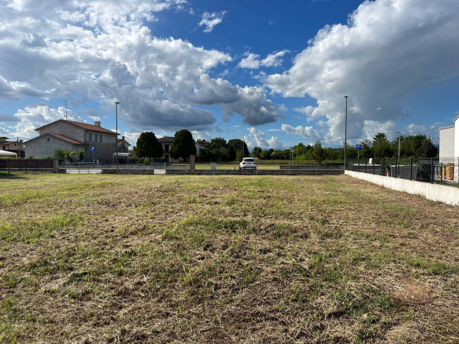 Terreno edificabile residenziale in vendita a Ponzano Veneto
