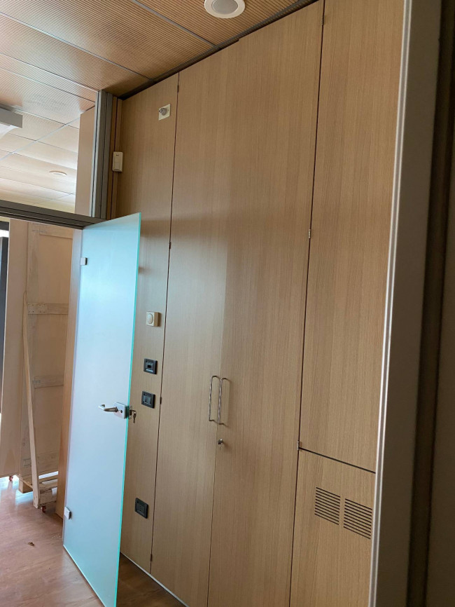 Locale commerciale in affitto a Paese