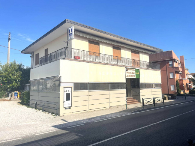 Locale commerciale in vendita a Povegliano