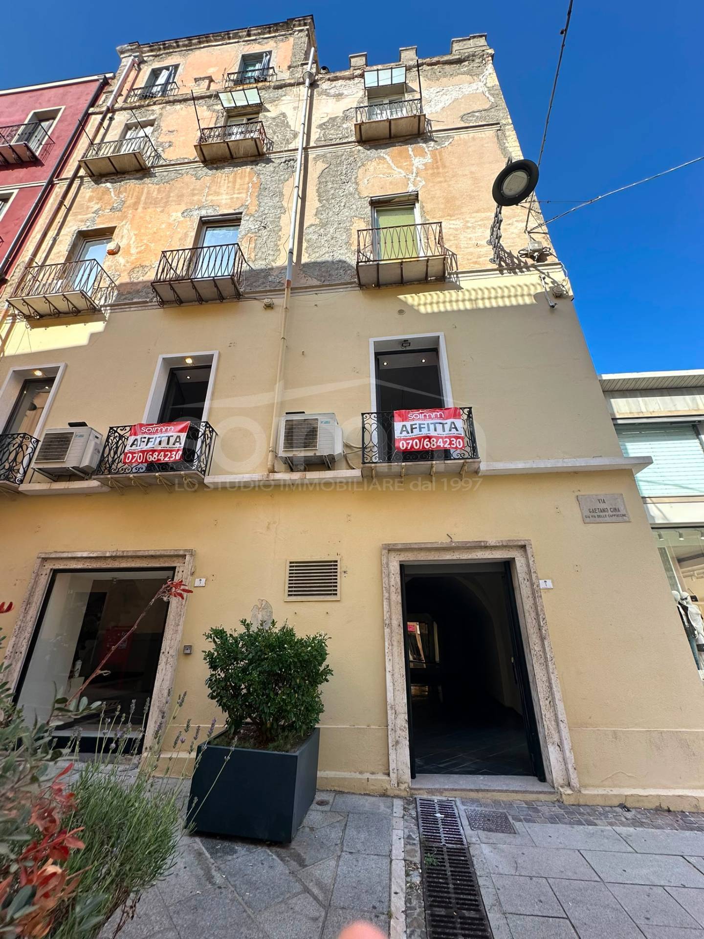 Locale commerciale in affitto a Cagliari