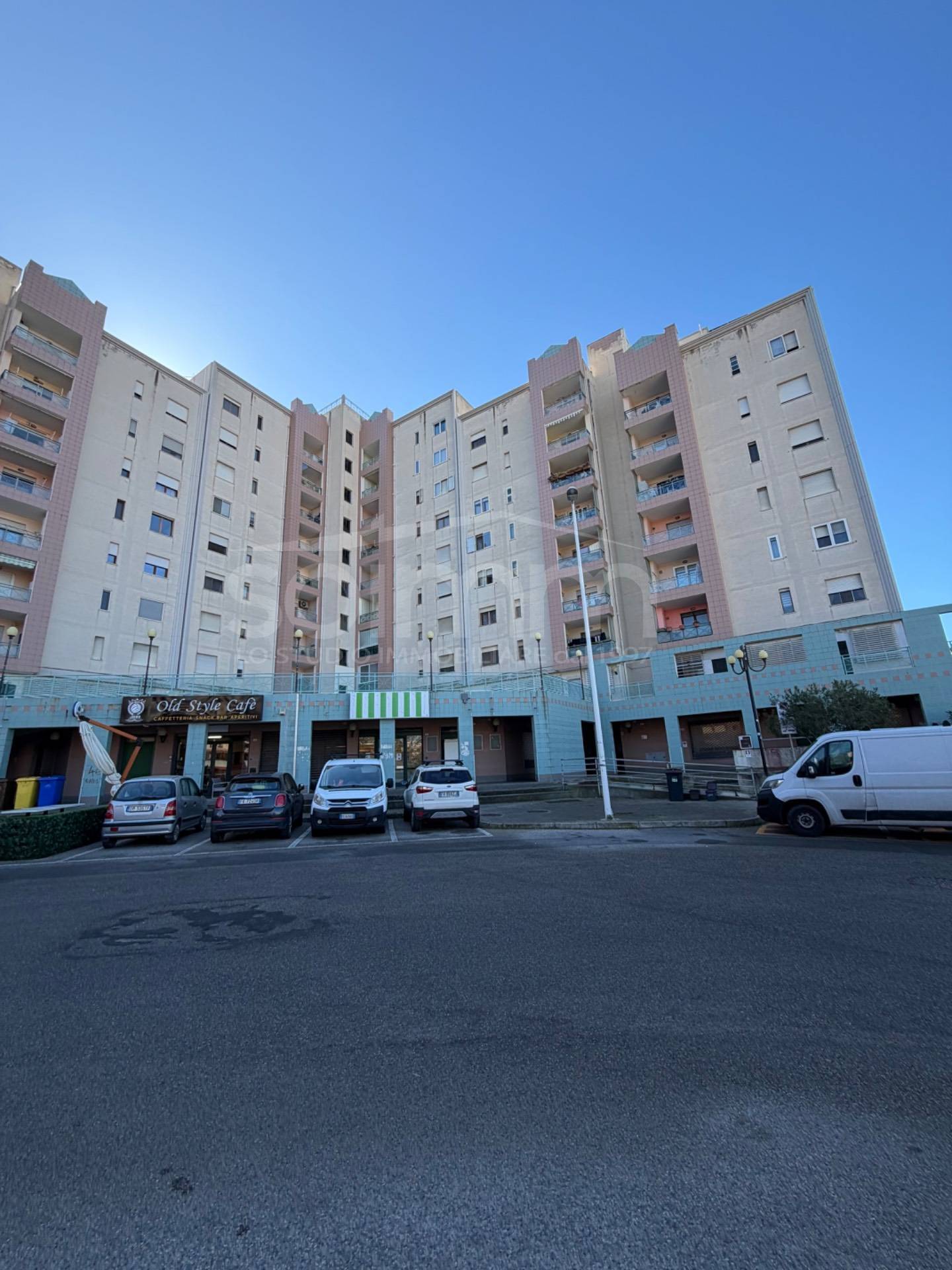 Locale commerciale in vendita a Cagliari
